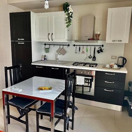 Piccolo Loft In Centro Asti Apartment Luaran gambar