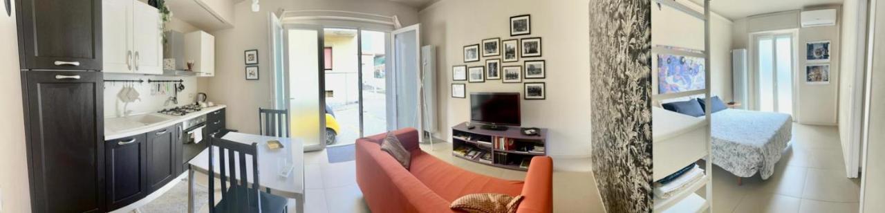 Piccolo Loft In Centro Asti Apartment Luaran gambar