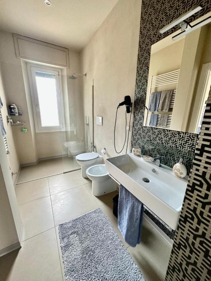 Piccolo Loft In Centro Asti Apartment Luaran gambar
