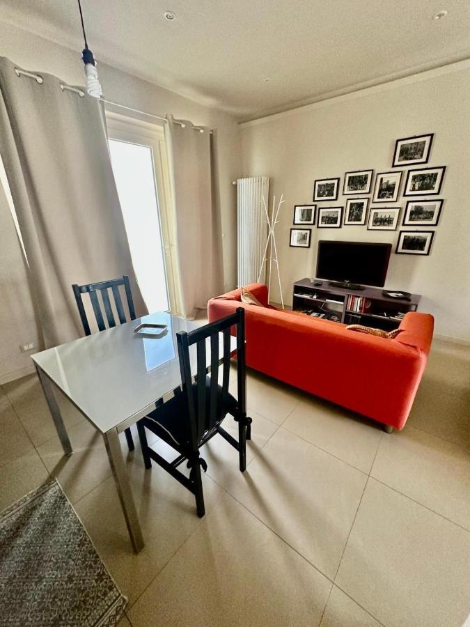 Piccolo Loft In Centro Asti Apartment Luaran gambar